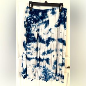 Studio West Blue and White Tie-dyed Tiered Skirt Size Medium